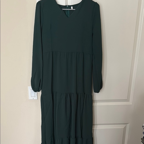Dresses & Skirts - Elegant Green Long Sleeve Dress